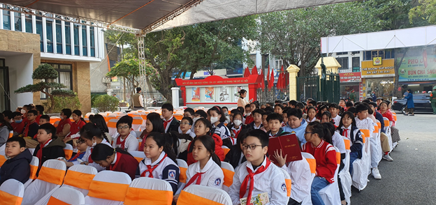 Học sinh khối 5 trường Tiểu học Đại Yên hào hứng với sự kiện 50 năm  chiến thắng “Hà Nội - Điện Biên Phủ trên không”