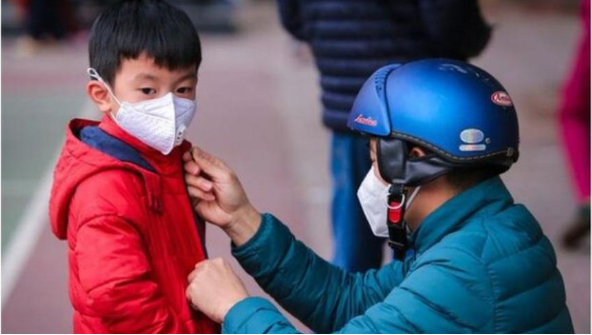 Nguyên tắc ‘4 ấm, 1 lạnh’ phòng bệnh cho trẻ mùa đông của bác sĩ nhi khoa