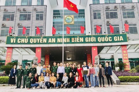 QUẬN BA ĐÌNH HƯỚNG VỀ MIỀN TRUNG