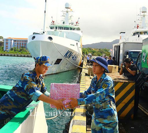 Ấm áp chương trình “Xuân biên giới – Tết hải đảo”