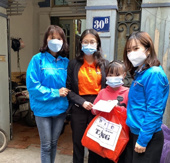  “Xuân yêu thương” – trao gửi yêu thương tới các bạn nhỏ