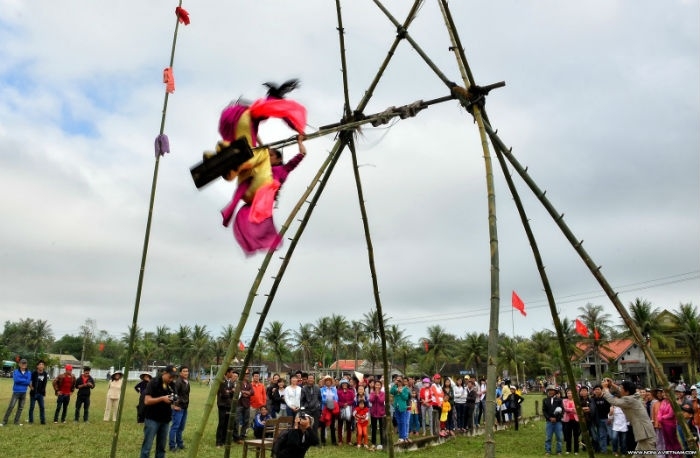 Đánh đu - Trò chơi dân gian độc đáo ngày Tết cổ truyền