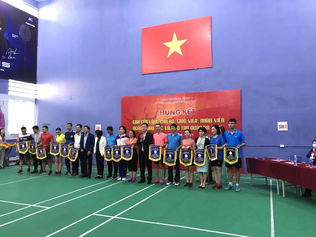 Trường Tiểu học Đại Yên vui mừng tham gia  Giải Cầu lông CB-GV – NV Ngành GDĐT Quận Ba Đình năm 2021