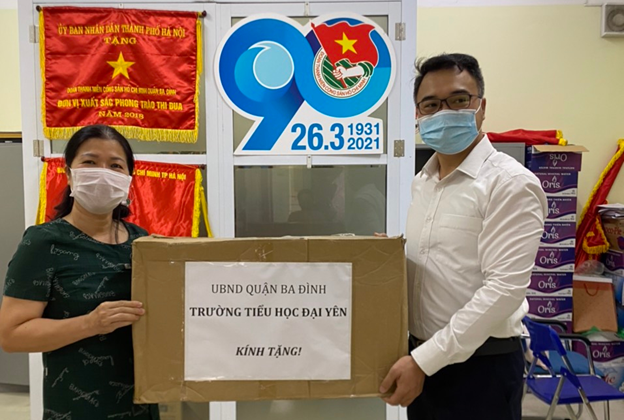 Trường Tiểu học Đại Yên ủng hộ thiết bị phòng chống dịch Covid -19