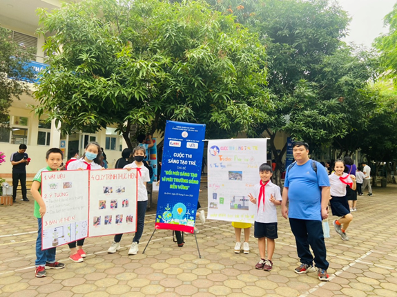 Tấm gương thầy giáo trẻ nhiệt huyết