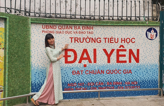 Cô giáo trẻ luôn say mê và sáng tạo trong công việc