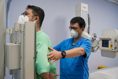 Cảnh báo tâm lý “Trước sau gì cũng mắc COVID-19”