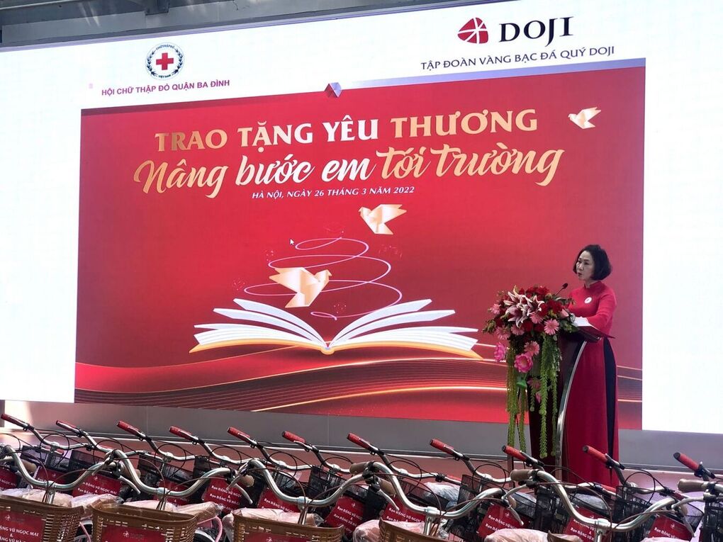 “Trao tặng yêu thương – nâng bước em tới trường”