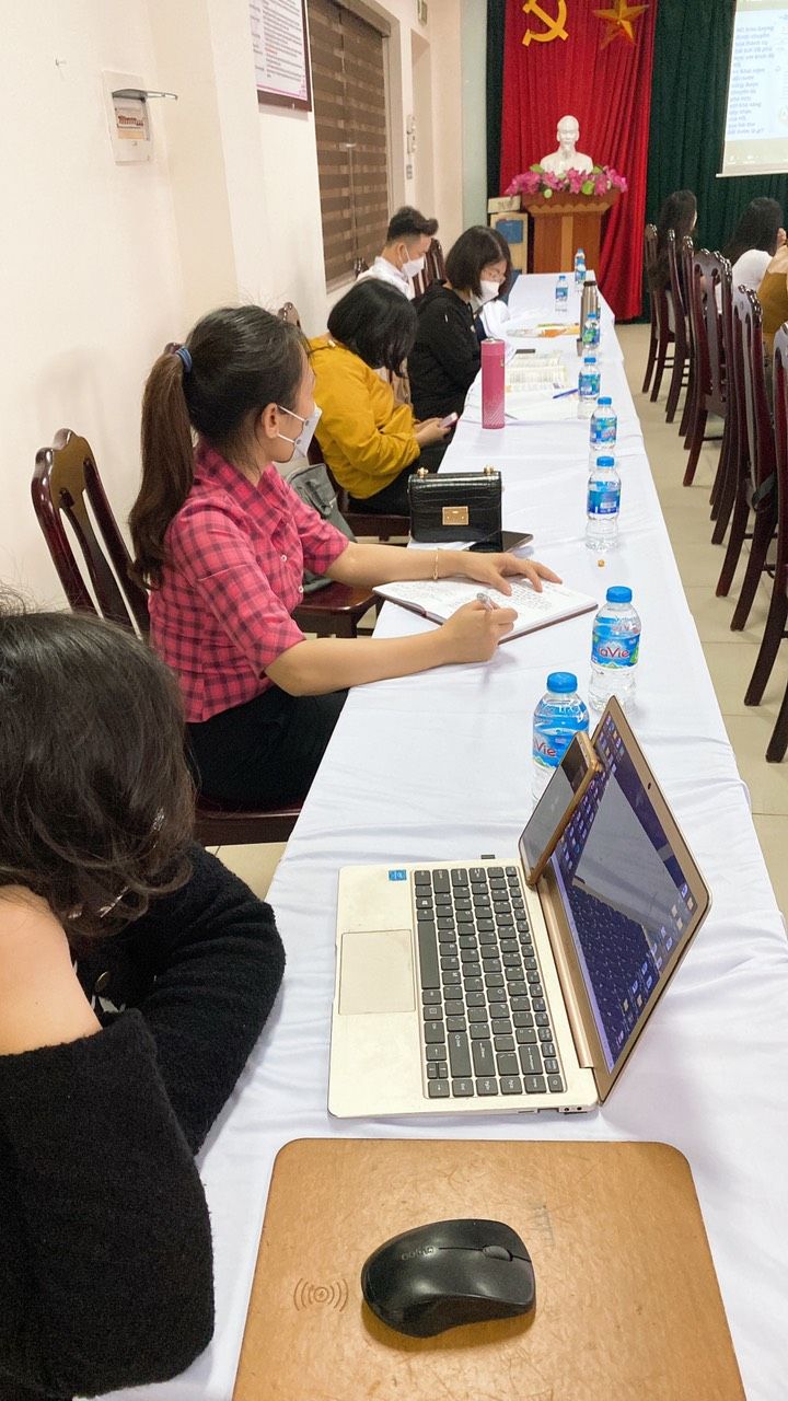 Giáo viên nhà trường tham gia buổi Tập huấn SGK lớp 3 dơ Sở GDĐT hà Nội tổ chức