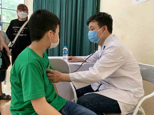 Tiêm phòng vắc xin COVID-19 cho học sinh khối 4 và 5