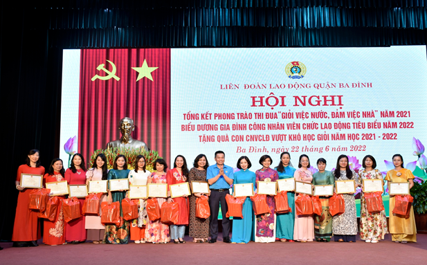 Những bông hoa đẹp “Giỏi việc nước – Đảm việc nhà” 2022