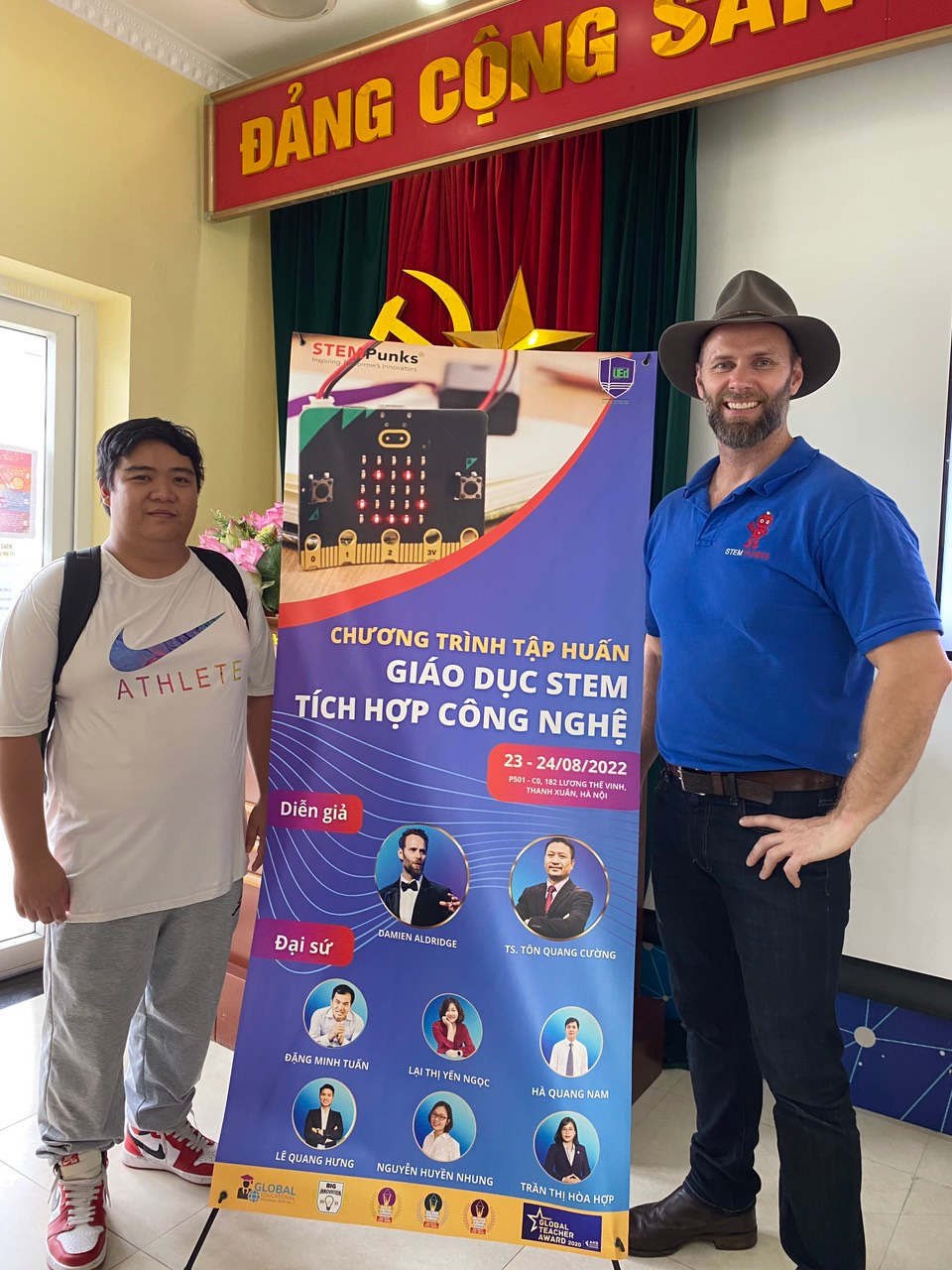 Tập huấn Giáo dục STEM tích hợp công nghệ - tổ chức STEM punks Education đến từ nước Úc