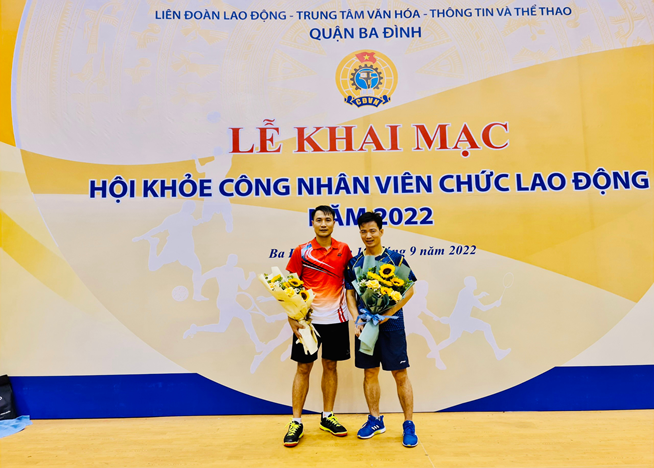 Tấm gương về thầy giáo thể dục tận tụy  hết lòng vì học sinh thân yêu