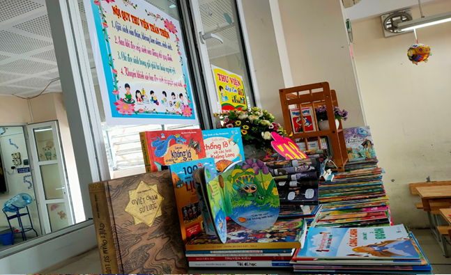 Giáo viên và học sinh lớp 5A3 – thể hiện niềm đam mê với sách.