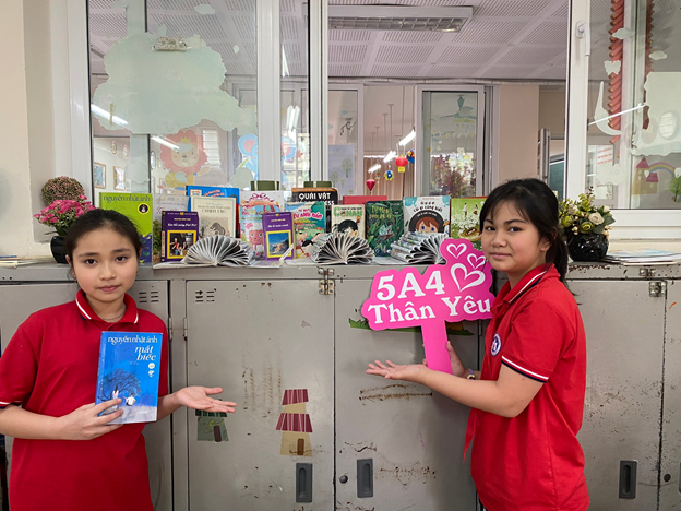 Thế giới thu nhỏ của chúng em – “Góc sách” 5A4