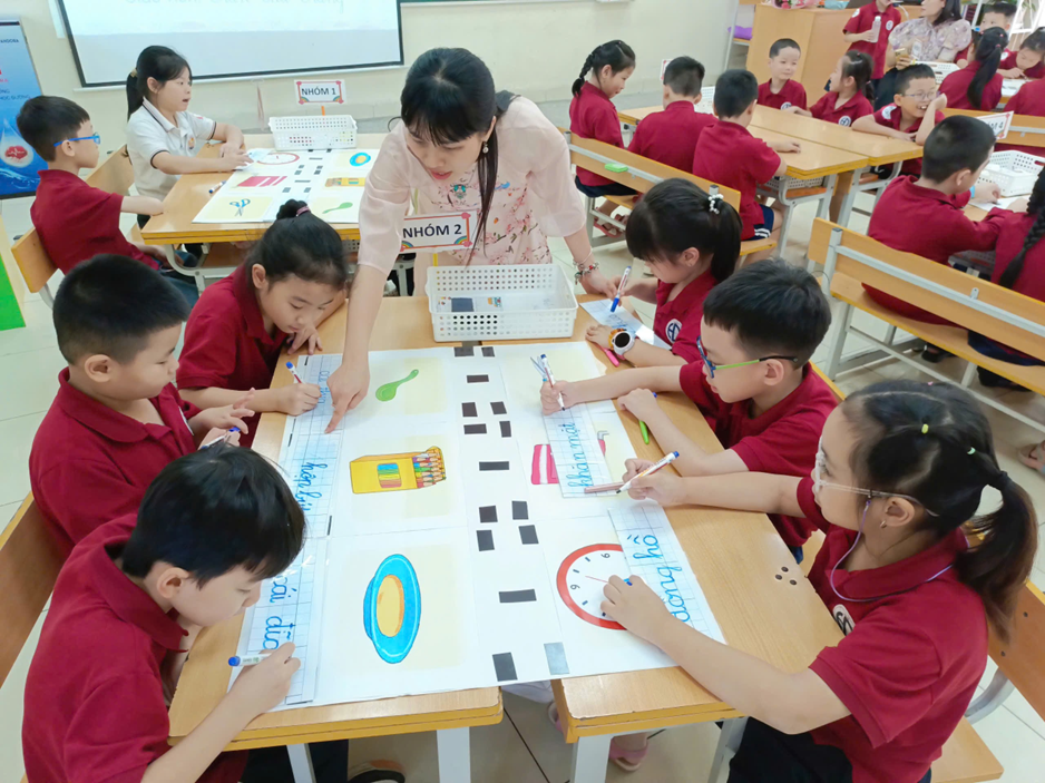 CÔ GIÁO TRẦN THU TRANG - NGƯỜI TRUYỀN LỬA ĐAM MÊ HỌC TẬP