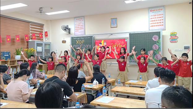 Buổi gặp mặt cha mẹ học sinh đầu năm học khối 4