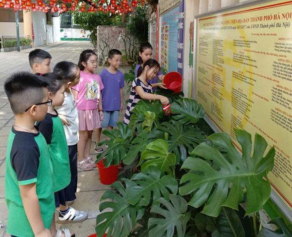 HỌC SINH KHỐI 2 HƯỞNG ỨNG NGÀY QUỐC TẾ BẢO VỆ TẦNG OZONE 16 THÁNG 9