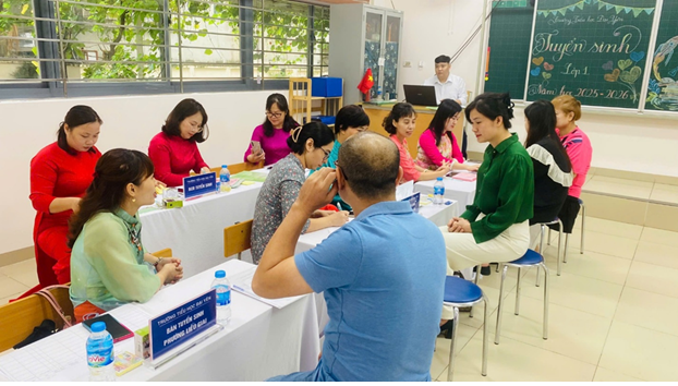 Ngày đầu tiên tuyển sinh của trường Tiểu học Đại Yên năm học 2025-2026