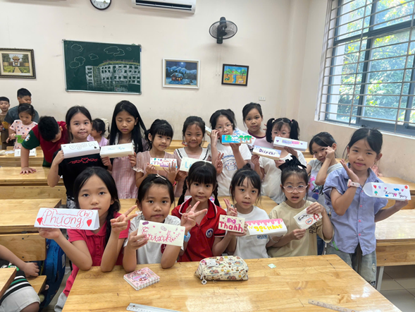 Học sinh khối 3 – trường Tiểu học Đại Yên vui mừng trở lại trường  sau kì nghỉ hè