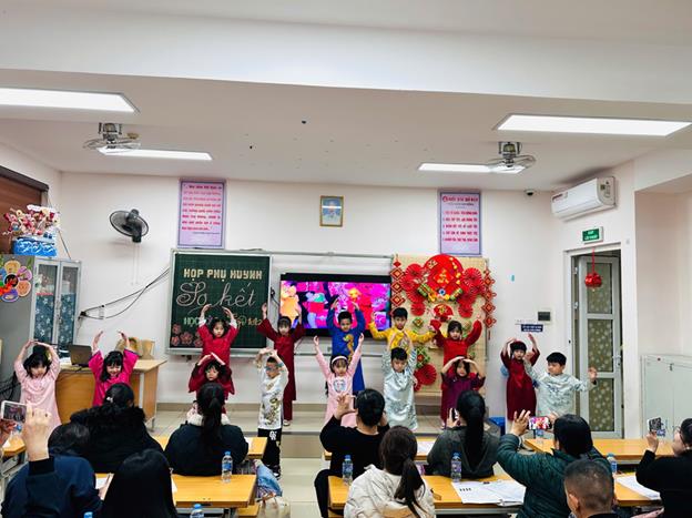 ĐỔI MỚI TRONG BUỔI HỌP CHA MẸ HỌC SINH KHỐI 1- TẠO SỰ  GẮN KẾT CHẶT CHẼ VÀ HIỆU QUẢ