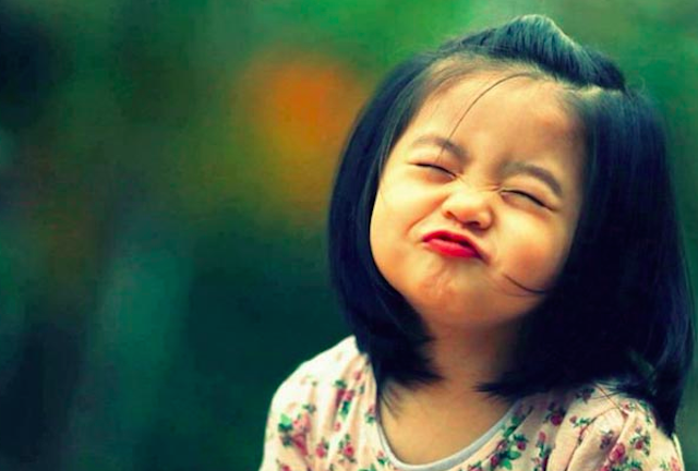 Trẻ bắt đầu có tính hài hước.