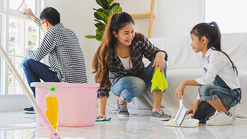 Phân chia công việc lau dọn nhà cho các thành viên