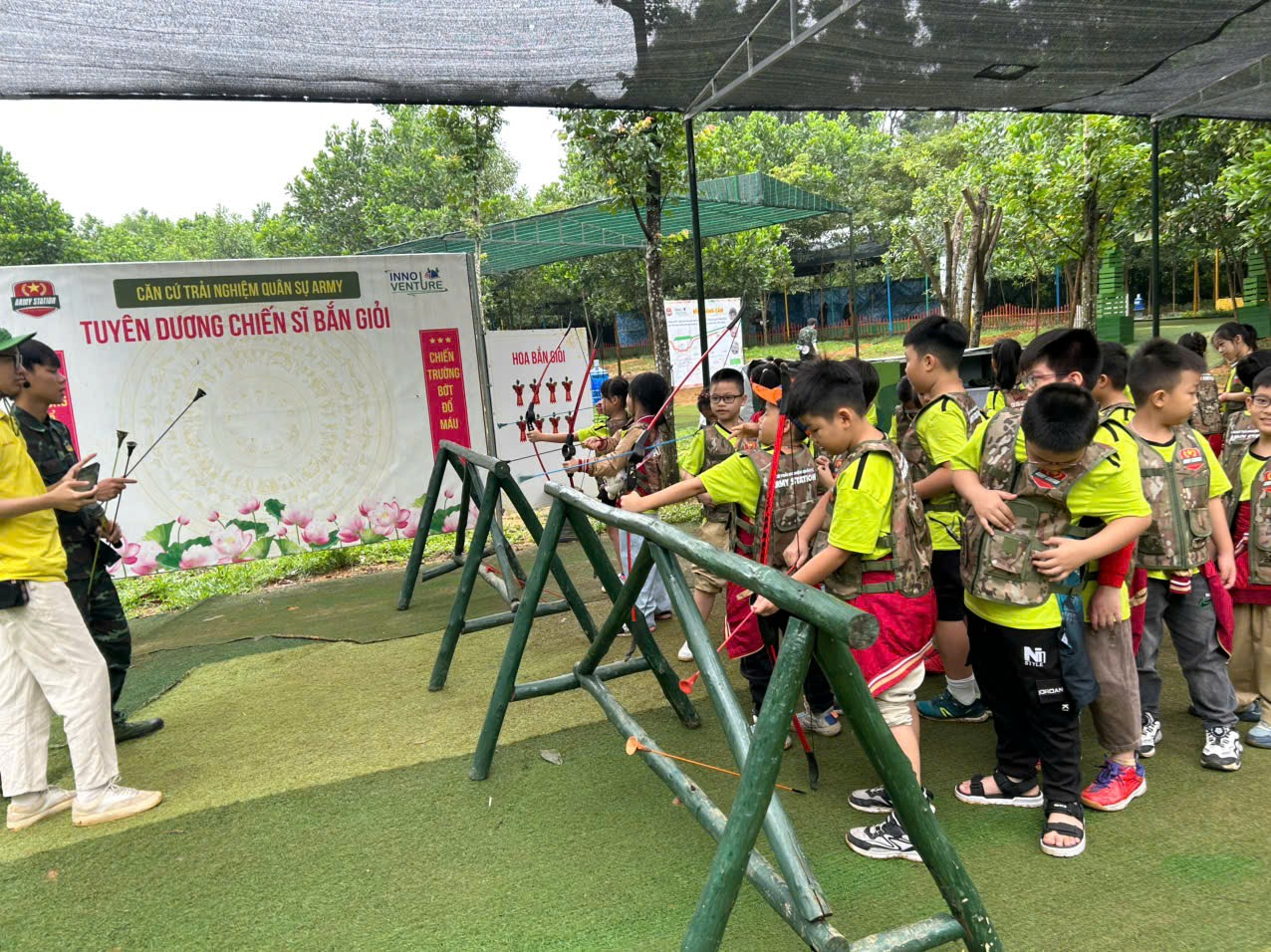 A group of people standing around a wooden structure

AI-generated content may be incorrect.