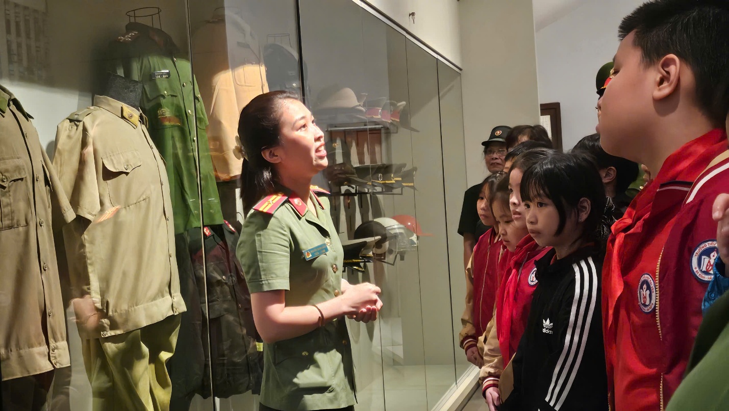 C:\Users\Hoc Sinh\Downloads\577196359027852374.jpg