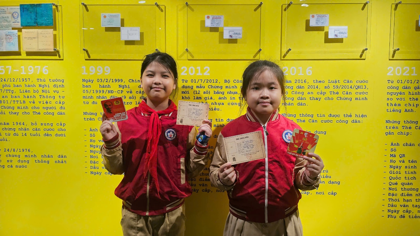 C:\Users\Hoc Sinh\Downloads\b9c2c645bccb309569da.jpg