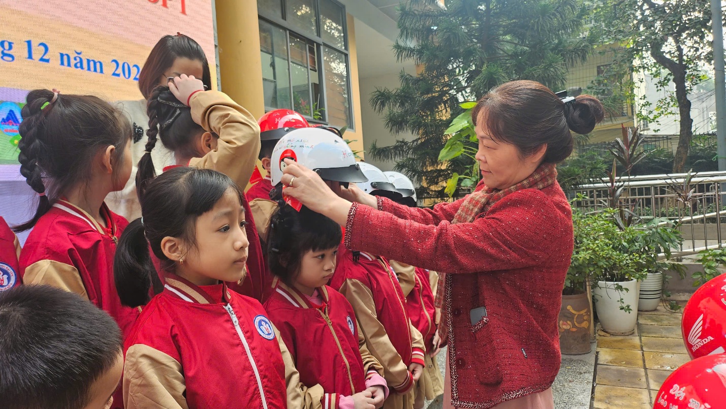 C:\Users\THANH GIONG\Downloads\3099254969915607573.jpg