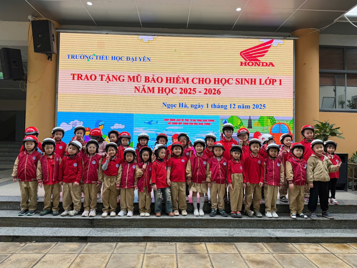 C:\Users\THANH GIONG\Downloads\1432995676341585121.jpg