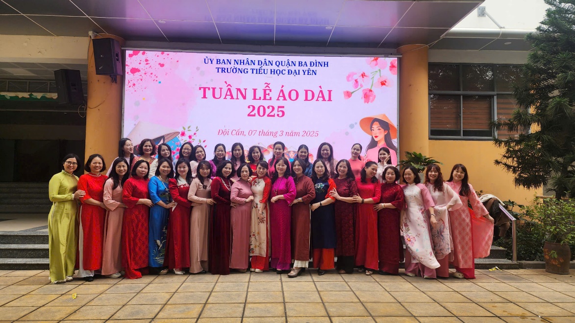 Ảnh có chứa trang phục, văn bản, người, tòa nhà

Nội dung do AI tạo ra có thể không chính xác.