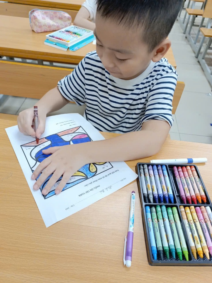 Ảnh có chứa Dụng cụ viết, văn phòng phẩm, trẻ tập đi, Dụng cụ văn phòng
Nội dung do AI tạo ra có thể không chính xác.