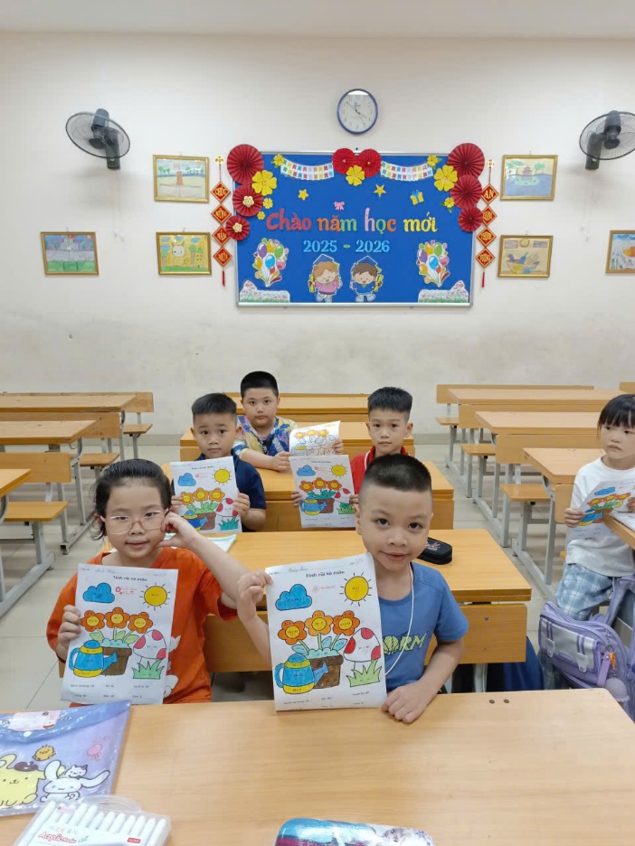 A group of children in a classroom

AI-generated content may be incorrect.