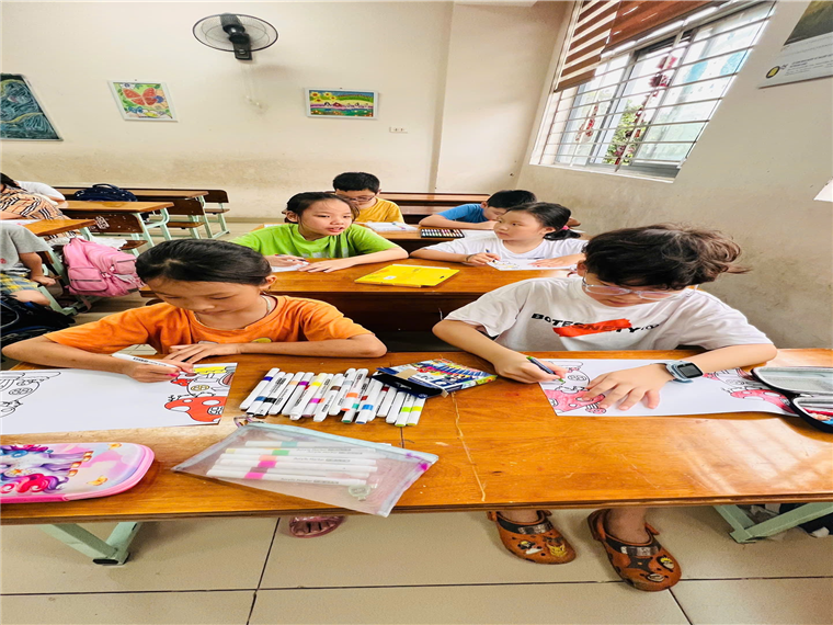 Ảnh có chứa trang phục, trong nhà, Mặt người, cậu bé
Nội dung do AI tạo ra có thể không chính xác.