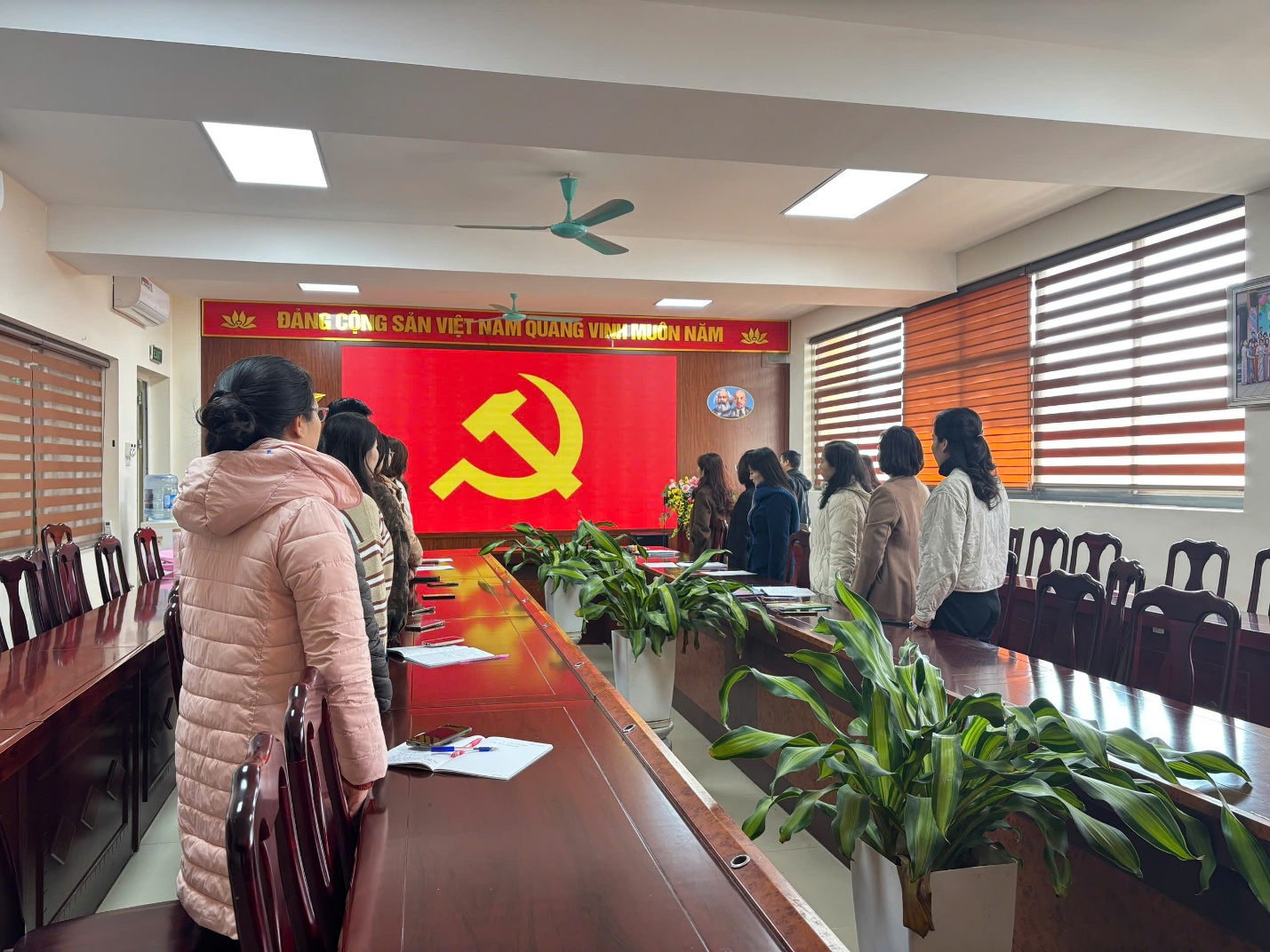 C:\Users\THANH GIONG\Downloads\3813985056647670160.jpg