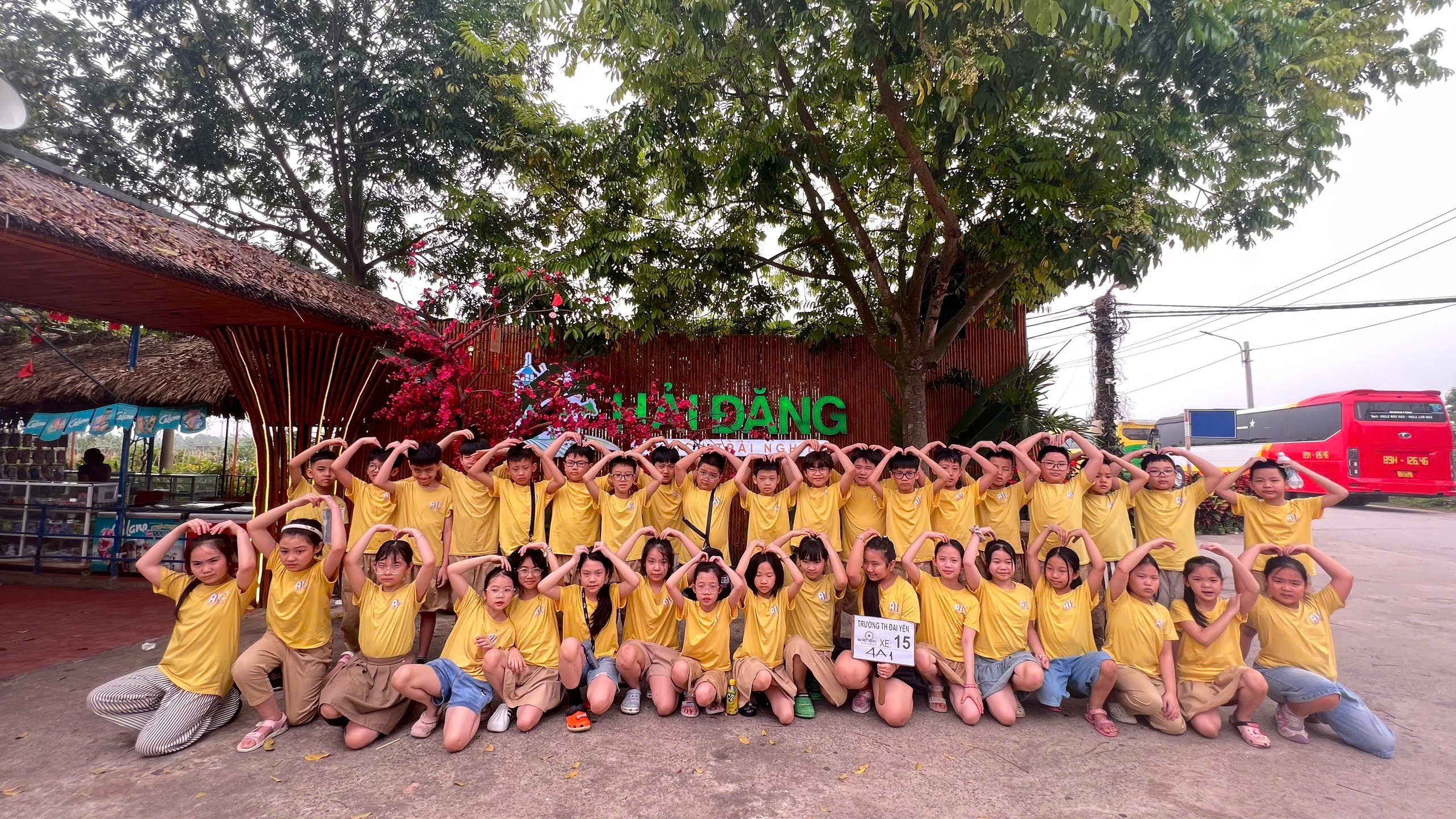 A group of people posing for a photo

AI-generated content may be incorrect.