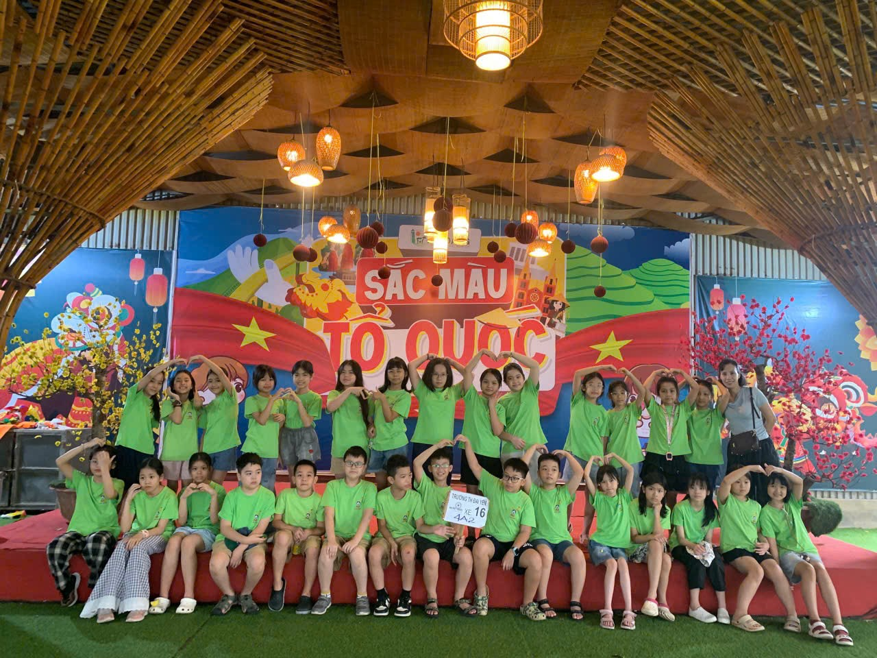 A group of people posing for a photo

AI-generated content may be incorrect.