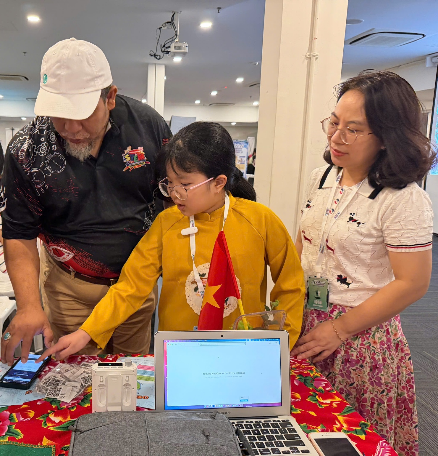 C:\Users\THANH GIONG\Downloads\055a55c7733cfc62a52d.jpg